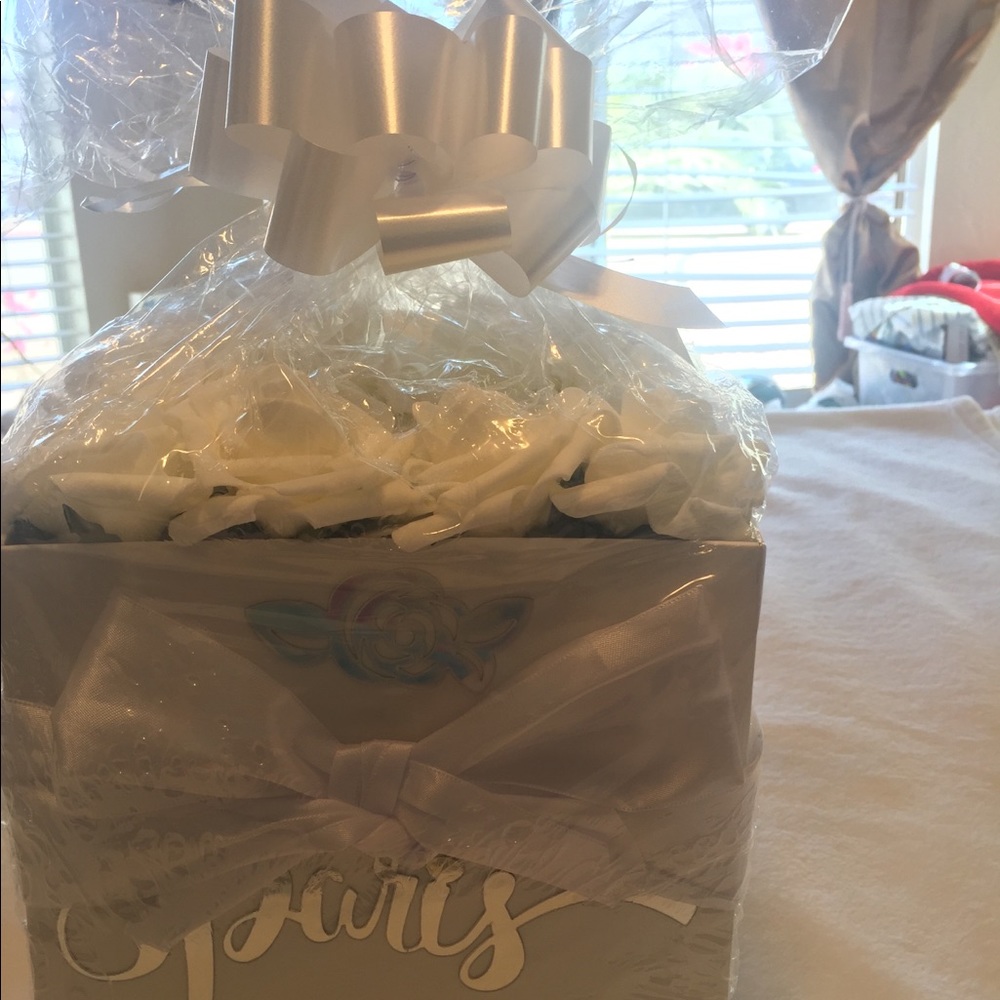 Box White Silk Roses bouquet wrapped/cellophane